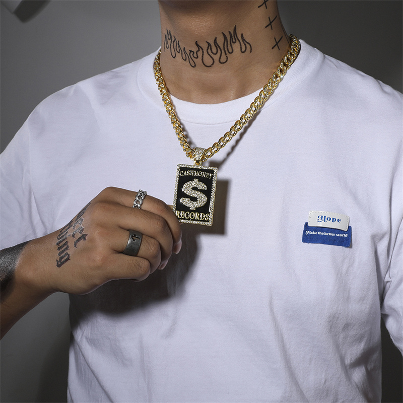 Collana con ciondolo ghiacciat - Street Fashion Goth recensione e prezzo