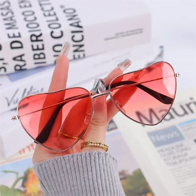 Occhiali da Sole a Forma di Cu - Street Fashion Vintage recensione e prezzo